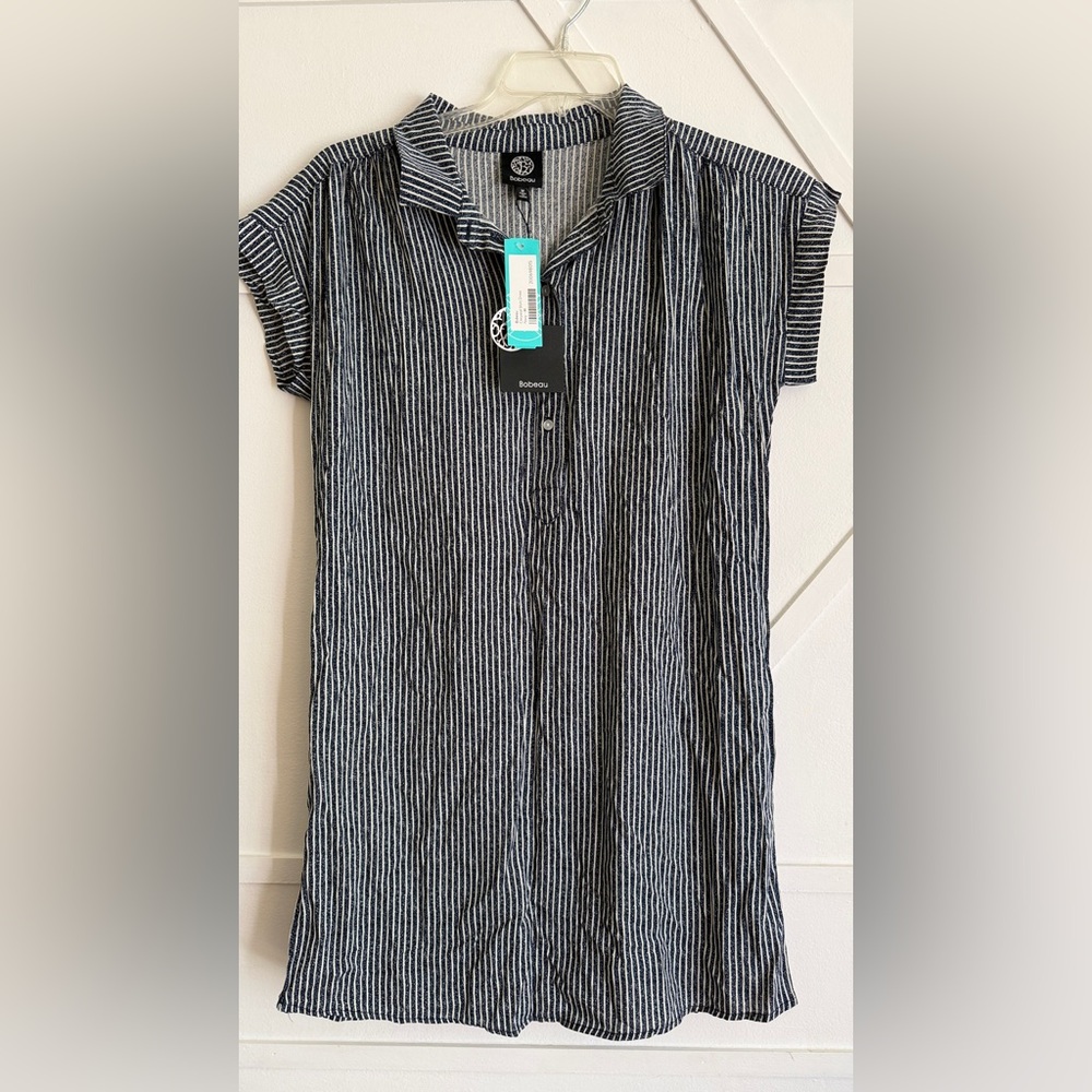 bobeau Navy & White Vertical Stripe Casual Button-Down Shirt